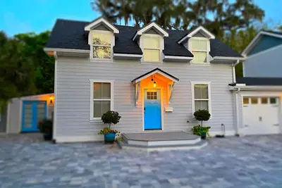 Image de Flagler Cottage: In Historic Downtown : Includes off-street parking for 2 Cars.