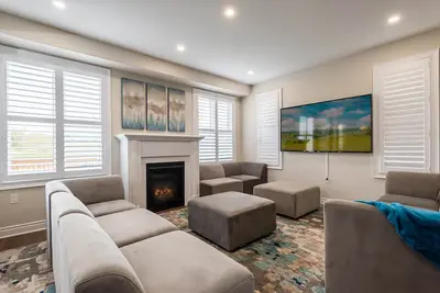 Image de Hot Tub & Gym in Relaxing 10 Person 5 Br House