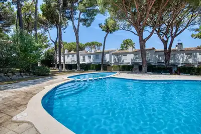 Image de Condado: Maison à Pals, avec jardin et piscine commune, idéale pour des vacances uniques