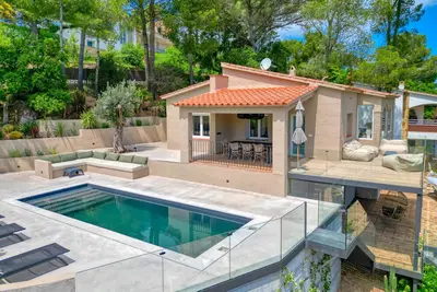 Image de La Maison Des Vacances: Belle maison avec piscine privée et vue mer à Pals