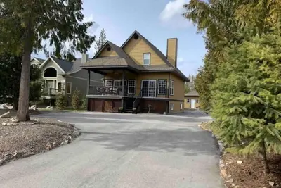 Image de Mabel Lake Getaway