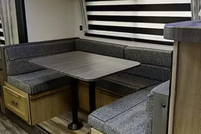 Image de Rv Trailer with campsite near Pismo Beach