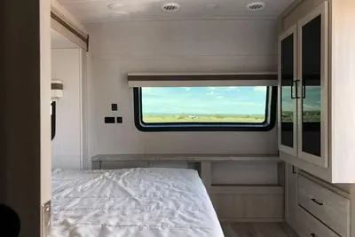 Image de Stargazing Luxury Solar Rv with mountain views! 30 mins to Grand Canyon.