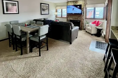 Image de Relaxing, Quiet Retreat! Great floor plan for Friends & Family! So comfortable!