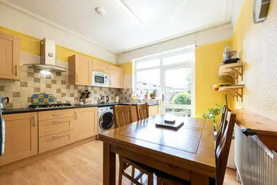 Image de GuestReady - Enchanting life in Gorse Hill