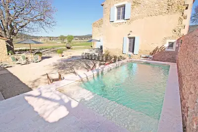 Image de Appartements de charme proche Lourmarin - 7 personnes