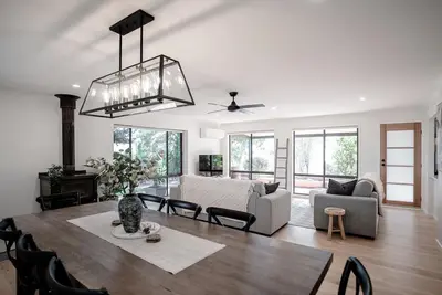 Image de Luxury Farm Stay with Breathtaking Views – Sleeps 9, Close to Benalla