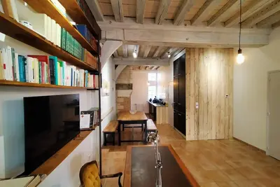 Image de Appartement du Seizième Siècle Entièrement Rénové