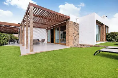 Image de Maison de vacances 'Lis - Finca La Suerte Grande' avec vue sur montagne, terrasse privée et Wi-Fi