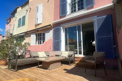 Image de Maison avec son amarrage privatif, à 1 minute de la plage