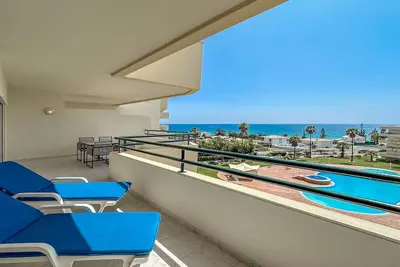 Image de Luxury Apartment W/stunning Sea Views, Walk Beach