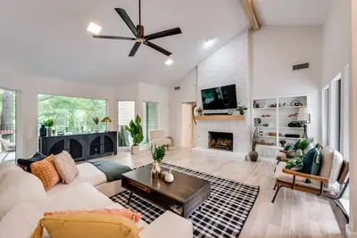 Image de Garland Getaway, 6 Bd w Treehouse, Patio & Views