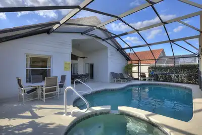 Image de 4 Bedroom Pool and Spa with Resort Amenities Close to Parks