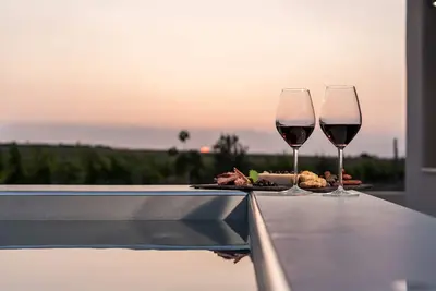 Image de Private Jacuzzi Villa w/sunset view 6' from sea