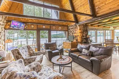 Image de Tranquil Lakeside, Private Dock, Kayak, Fire Pit