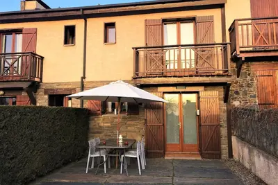 Image de Mitoyenne 3 ch. Jardin Privé, Cheminée, Vues et WiFi