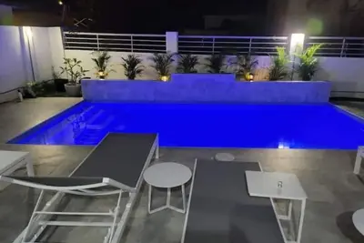 Image de Modern Beach House With Beautiful Pool