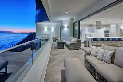 Image de Luxury New Oceanfront Condo- Las Palomas Ph 3, 5br/Ba, 4485 Total Sf, Sleeps 12