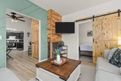 Image de Krazy Krueger Abode - 2 Bedroom Downtown Appleton
