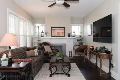 Image de Quaint, Cozy, Updated Home -- 15 min to Us Air Force Museum!