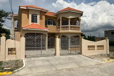 Image de Home in St. Catherine section 2