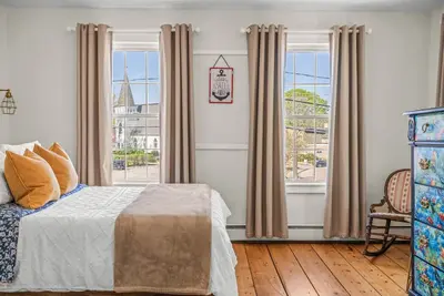 Image de Historic Home, Walk to Seaport & Downtown