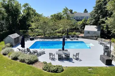 Image de 20 Meadow View Drive, Nantucket Massachusetts \nTucked Away