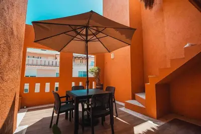 Image de 2br Apt Close to the Beach & 1 Block from 5th Av