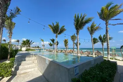 Spacious 2br Condo w\/Jacuzzi, Golf, Beach Club