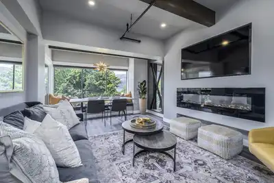 Image de Downtown Waterfront - beautiful views!