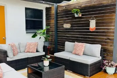 Image de Boho~Ybor Home w/ Deck & Grill