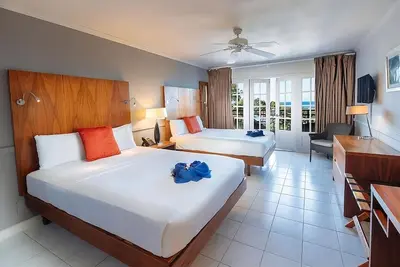 Image de Cozy Getaway: 2 Scenic Ocean View Room w/ Balcony | Free Parking | Adults Only