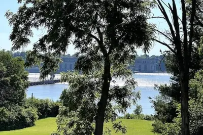 Riverview Orchard 1: Mississippi River & Dam View