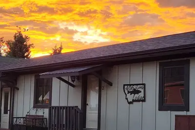 Image de On the banks of the Yellowstone River, 3 blocks from the North Entrance of Ynp