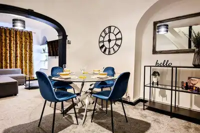 Image de Charming Apartments | Retreat Near City Centre & Stadiums – Perfect Location!