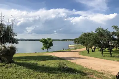 Image de Retro Lakefront Cabin with Lots of Amenities