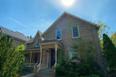 Image de 2 Bedroom, Southampton Apartment Near Beach & Downtown