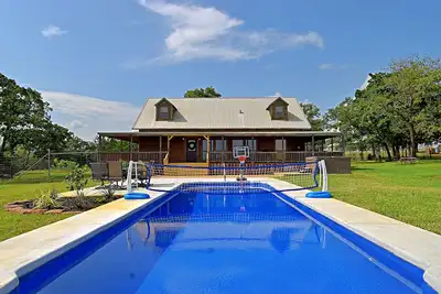 Image de 4d Guest Ranch~Large private pool with volley ball and basket ball nets