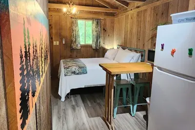 Image de Cozy cabin close to Summersville Lake and the New River Gorge National Park!