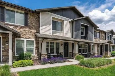 Image de Spacious 2-Story, Pet&Fam Friendly, Wfh, Gym&Pool