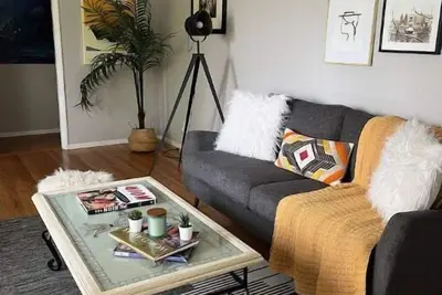 Image de Cozy, Charming Home w/ Pool