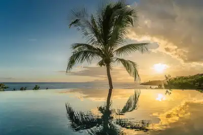 Image de Villa Sea Front surplombant la mer, avec piscine à débordement 180° sur la mer