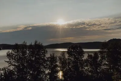 Image de Location de chalets rénovés face au lac et avec une magnifique terrasse