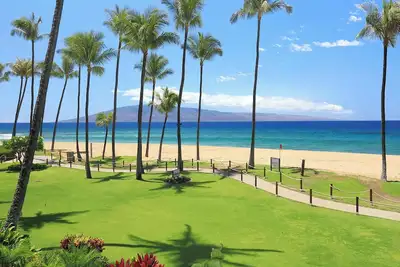 Image de Your Oceanfront Home Base for Eight at Kaanapali Alii