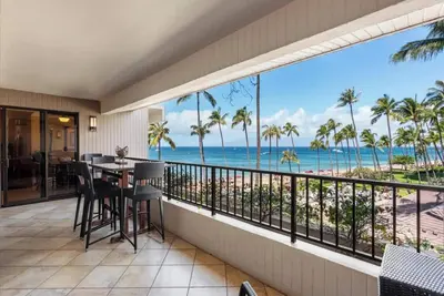 Image de Ocean Views, Island Decor - Professionally Managed