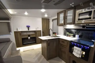 Image de 2023 Forest River X-Lite- sleeps 10