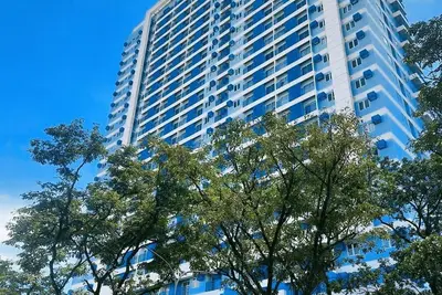 Image de Modern Studio Condo With Balcony