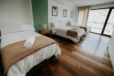 Image de Spacious 4 Bedroom Full Apartment, a few Minutes From the Main Square