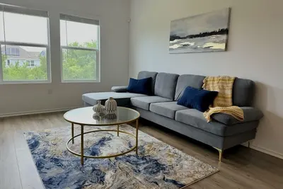 Image de New Comfy Modern Spacious Home near Tesla & Aus