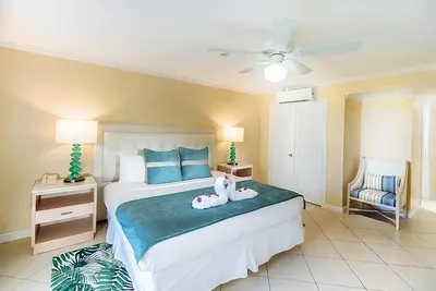 Image de Best Value, Quality Stay! 3 Comfortable Units, Outdoor Pool, Parking Onsite